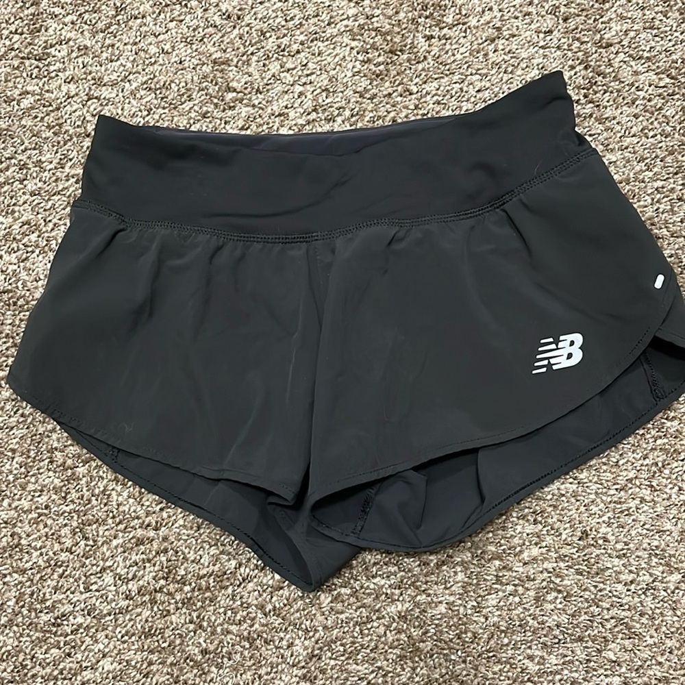 NB women’s running shorts